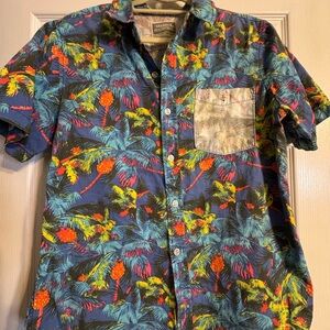 Modern Amusement Men’s Medium Tropical Print Short Sleeve Button Down Shirt